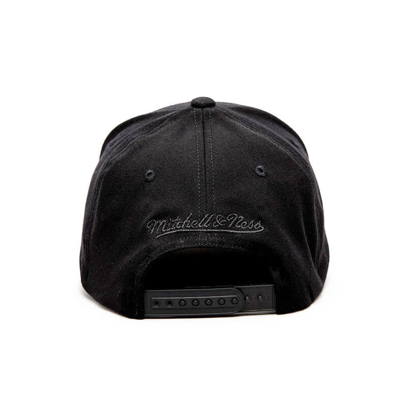 MITCHELL & NESS Snapback OAKLAND RAIDERS Black on Black