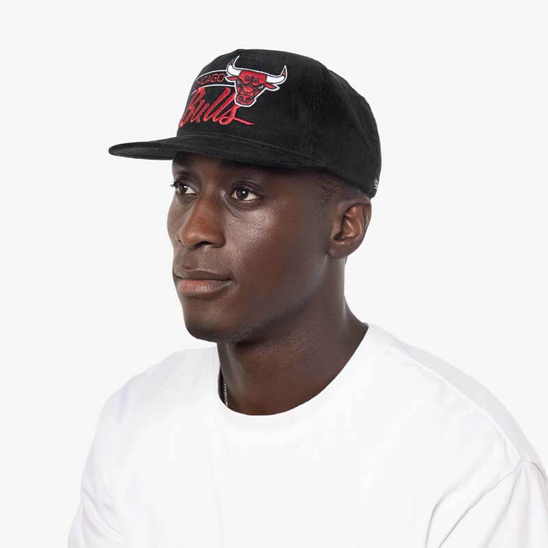 MITCHELL & NESS - CHICAGO BULLS CITY BAR DEADSTOCK SNAPBACK - BLACK