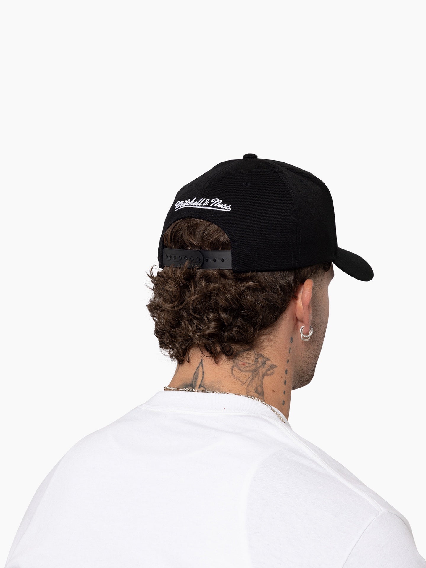 MITCHELL & NESS Snapback Black and White Bulls