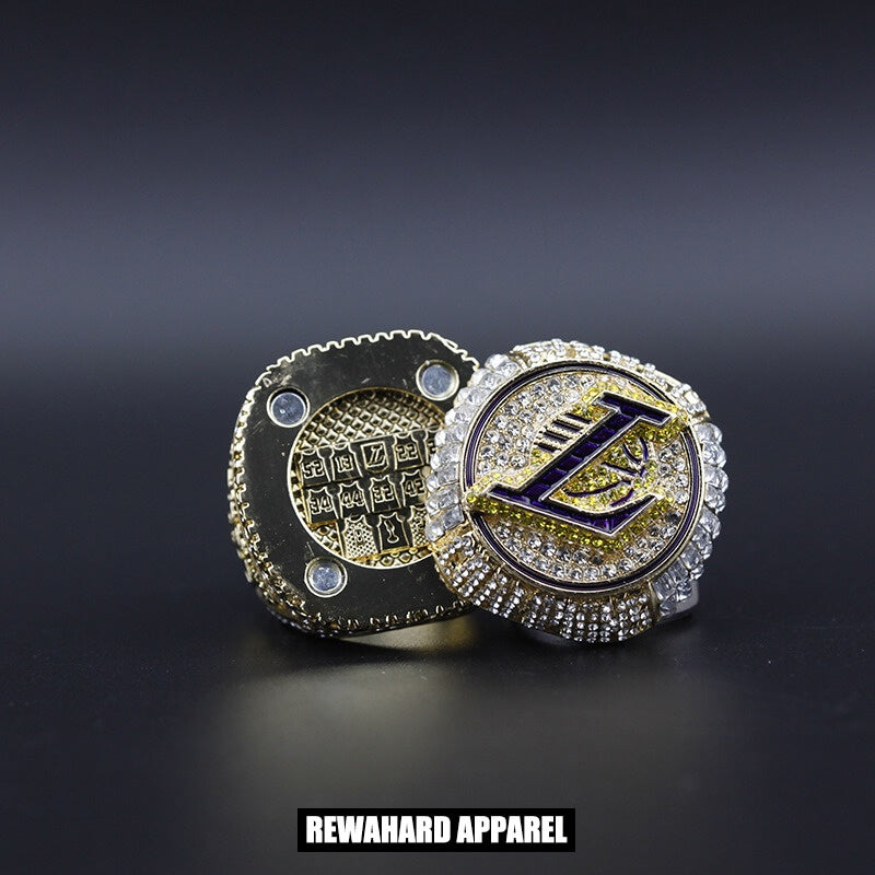 NBA - OPENED Lakers championship rings - LeBron James
