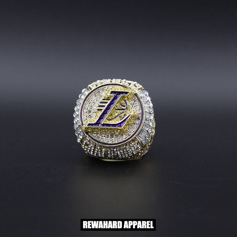 NBA - OPENED Lakers championship rings - LeBron James