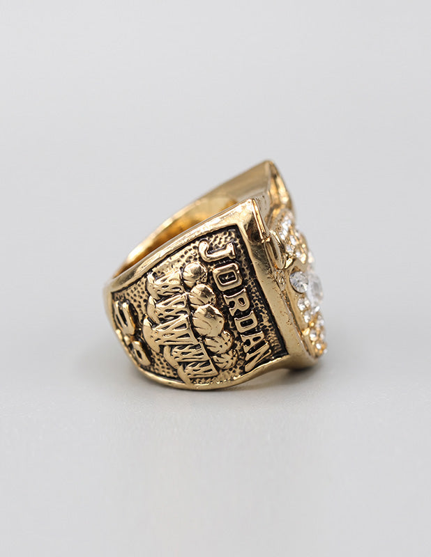 NBA - Gold Bulls championship rings - Jordan