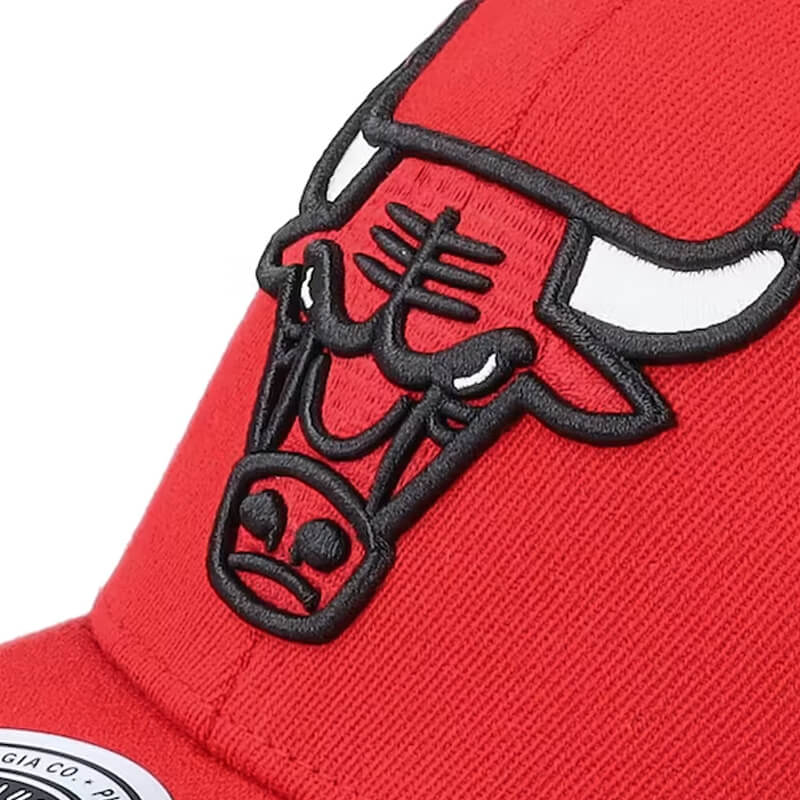 MITCHELL & NESS - Chicago Bulls Team Ground 2.0 Stretch Red Adjustable