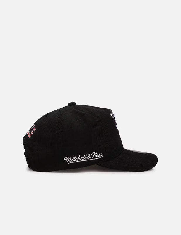 MITCHELL & NESS Retro Corduroy Origins Snapback Bulls - Black