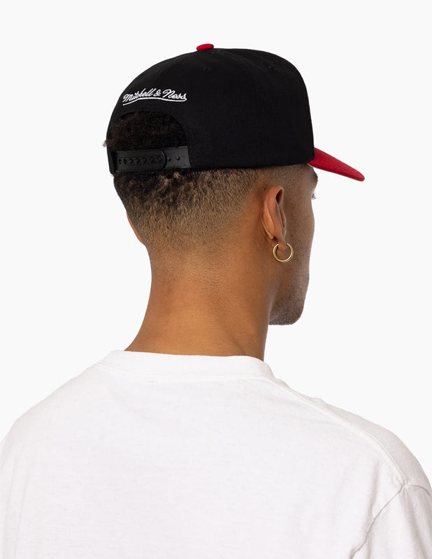 MITCHELL & NESS  Blazed Script Bull Snapback