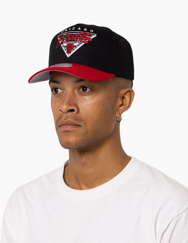 MITCHELL & NESS  Blazed Script Bull Snapback