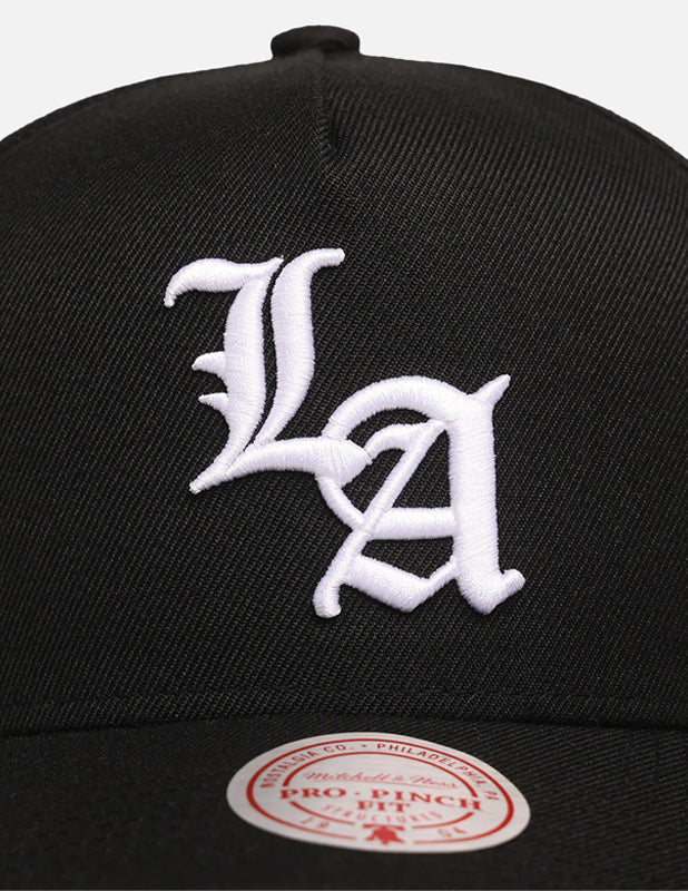 MITCHELL & NESS Snapback Gothic Letter Pro Pinch Lakers - Black