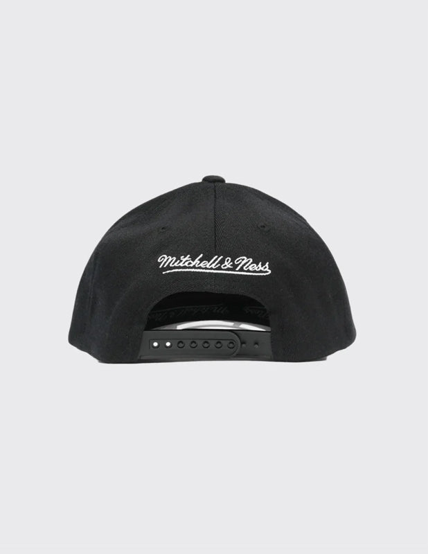 Mitchell and Ness Traveling MVP Raiders Snapback