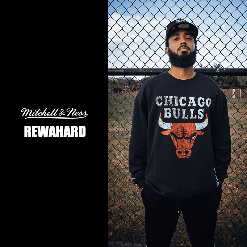 Mitchell & Ness - Chicago Bulls Vintage Big Logo Tee in Faded Black