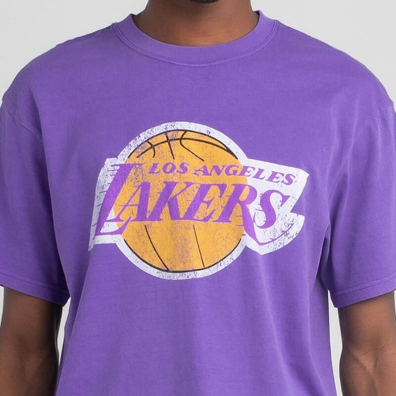 Mitchell & Ness - Lakers Vintage Keyline Logo Tee in Faded Black