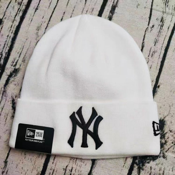 New Era - New WHITE Knit Yankees York Beanie 